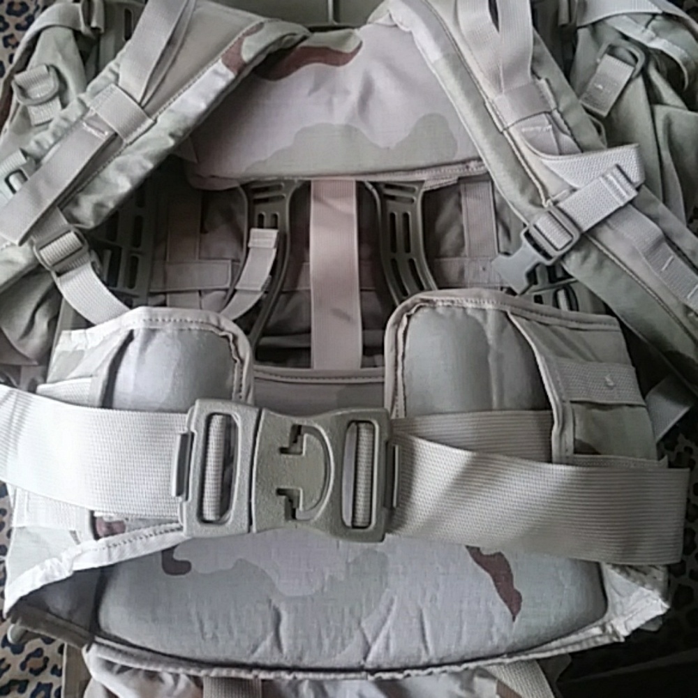 NWOT RARE AUTHENTIC MOLLE II RIFLEMAN RUCKSACK TRI - Picture 4 of 8
